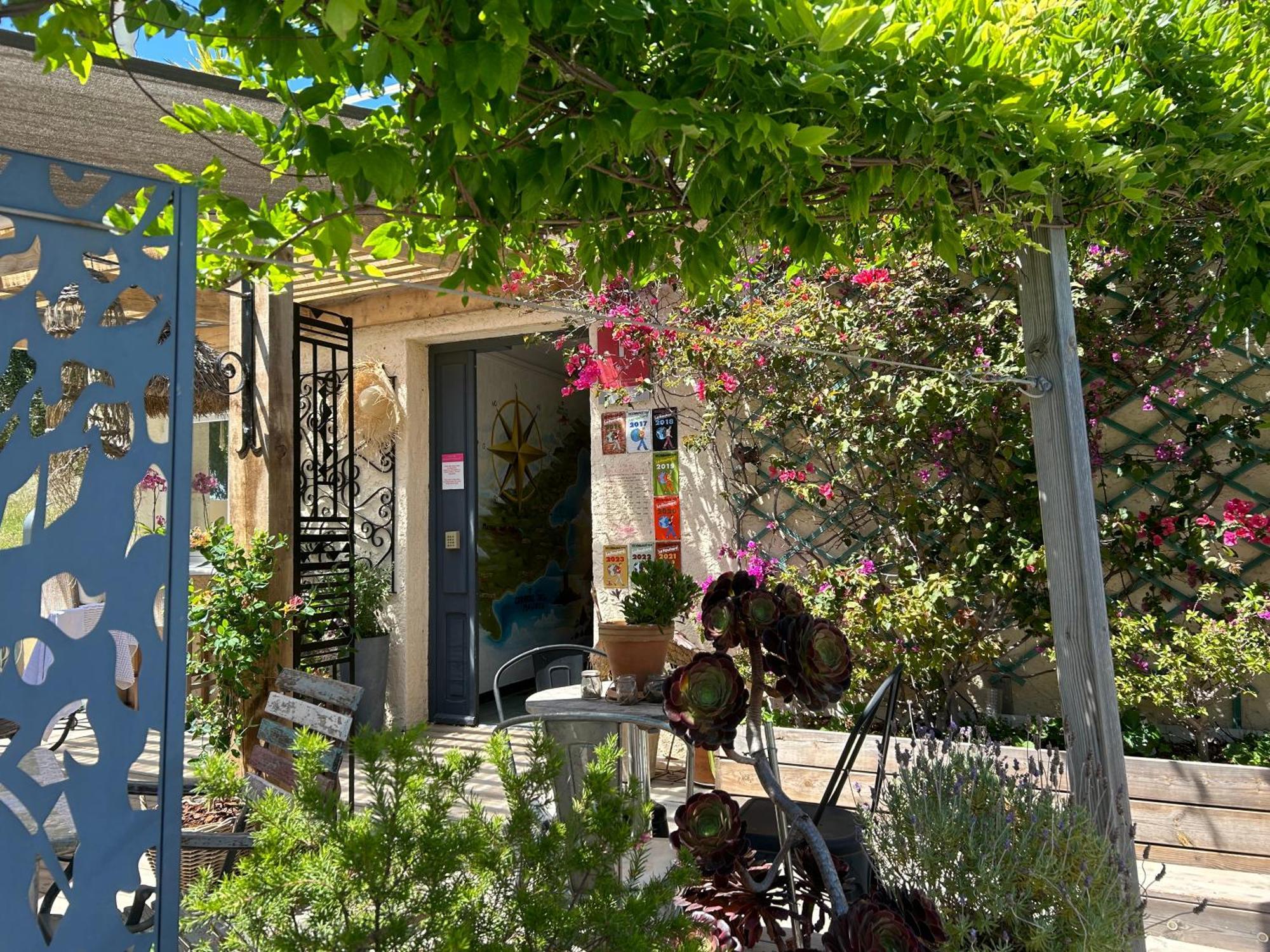 Hotel Auberge Provencale Saint-Raphaël Esterno foto